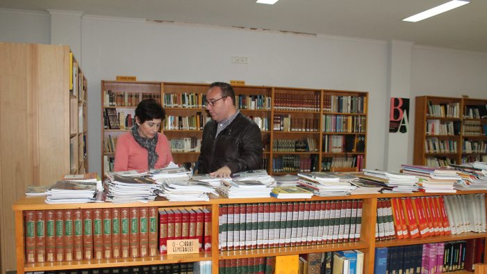 Manuel Guirado en la Biblioteca Municipal.