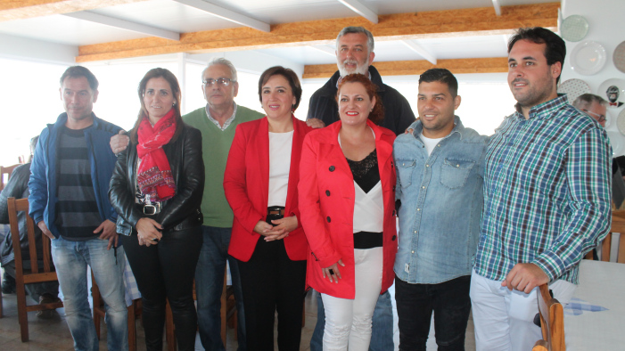 Sandra García con la alcaldesa de Salobreña, la delegada de Medio Ambiente y Ordenación del Territorio y titulares de las concesiones.