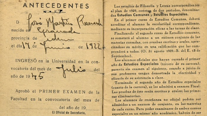 Carnet de identidad de alumno de Martín Recuerda, uno de los documentos que expone la Fundación.