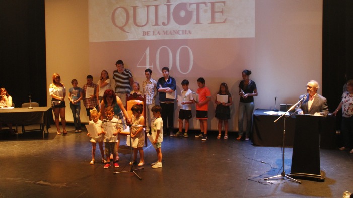 Alumnos de Salobreña participan en una actividad de la Radio municipal
