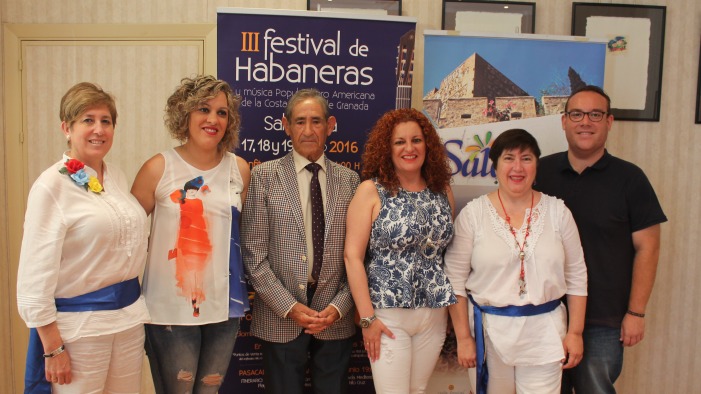 Responsables del Festival durante su presentación.