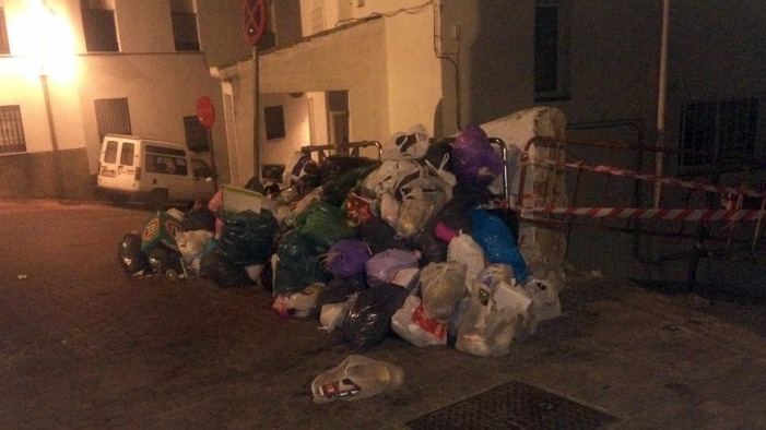 Imagen de la basura acumulada realizada por el Partido Andalucista.