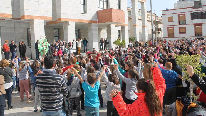 Los centros educativos de la Villa conmemoran el Día Escolar de la No ...