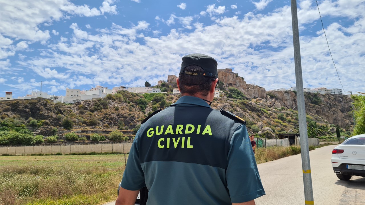 La Guardia Civil detiene a un hombre por estafar más 18.000 euros a un anciano – Radio Salobreña | Tu radio municipal en internet
